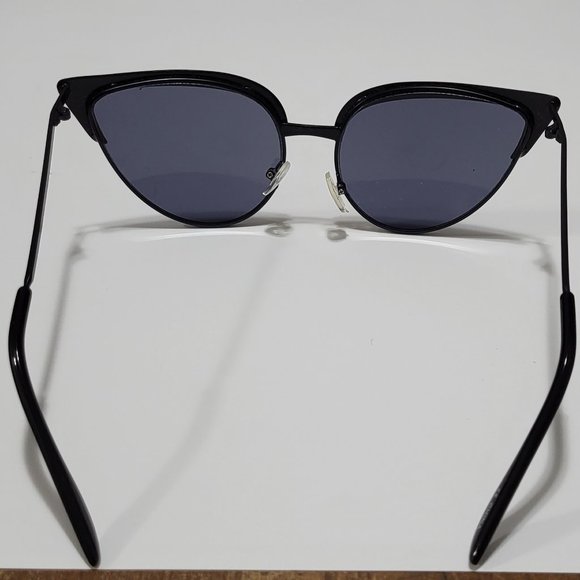 Black Cat-Eye Sunglasses - Picture 2 of 2